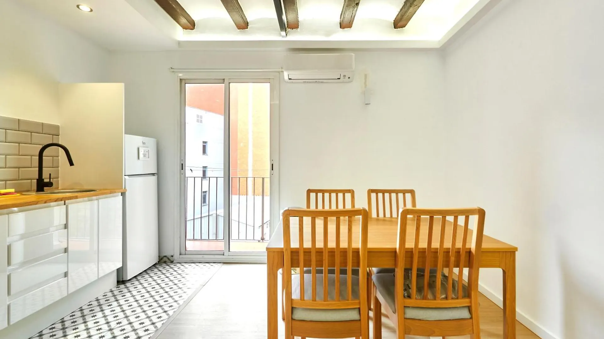 Ma Bright Apartment Next To Parc De Montjuic برشلونة 0*,  إسبانيا